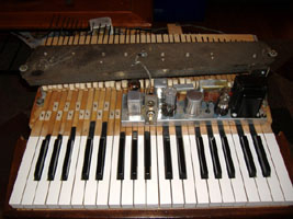 Rhodes Pre-Piano - Inside